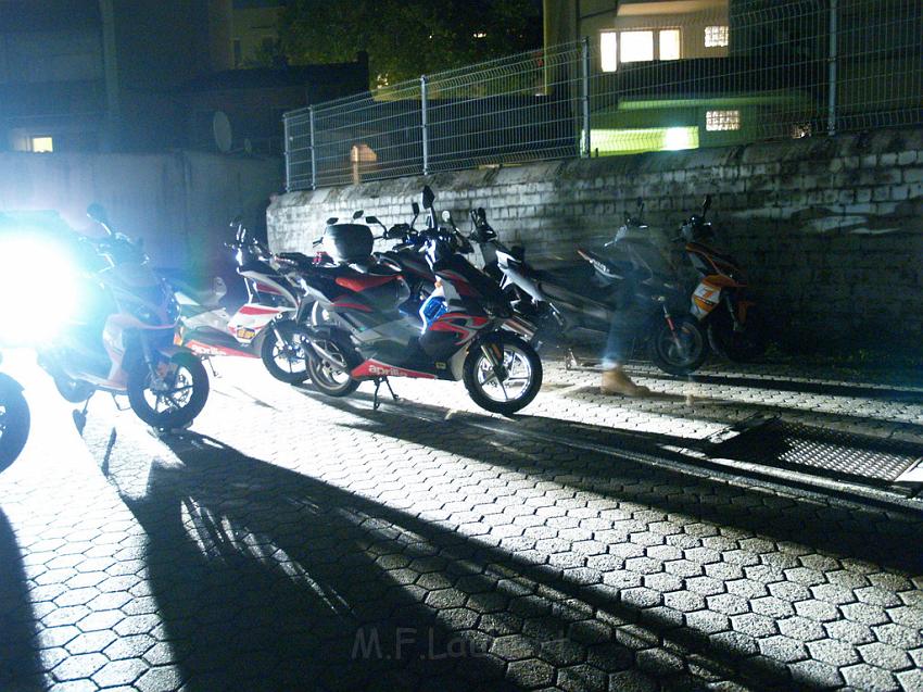 Hochwertige Roller in Garage sichergestellt Koeln Vingst Oranienstr P03.JPG